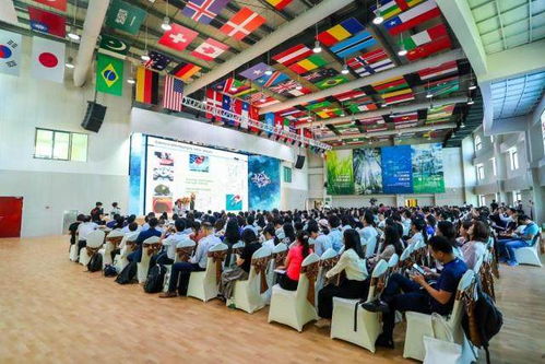 首届膳食营养补充剂行业论坛在汤臣倍健透明工厂举行，共话餐饮服务新趋势